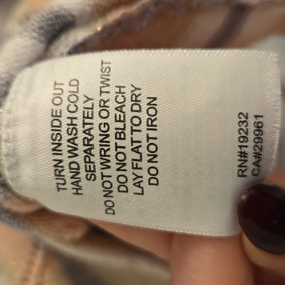 NWOT Chevron Sparkle Top - Picture 5 of 5